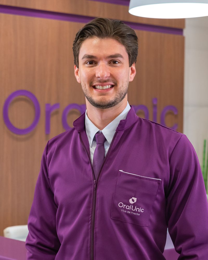 Dr. Matheus Fachim, à frente dos tratamentos de implante da Oral Unic Caçador