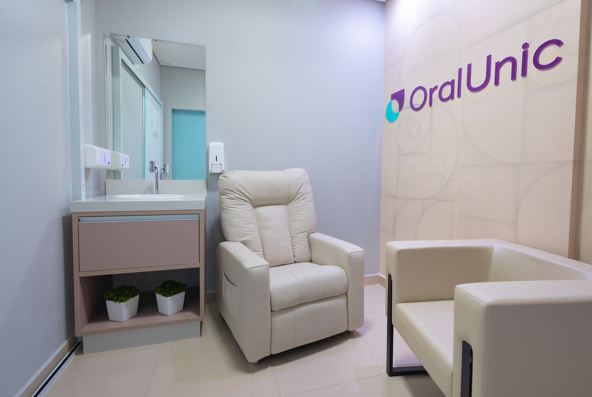 Sala com poltrona reclinável da Oral Unic Caçador